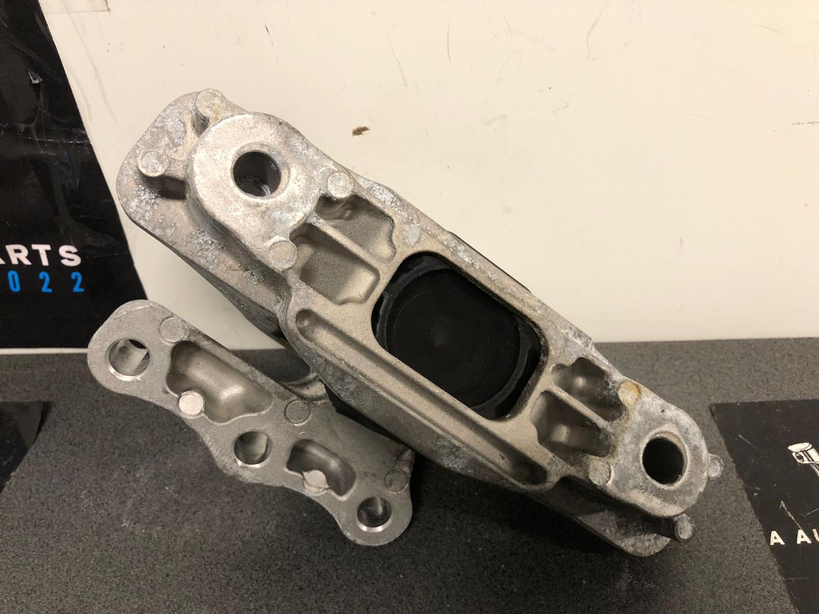 View Auto part Mount Mg Zs 2023