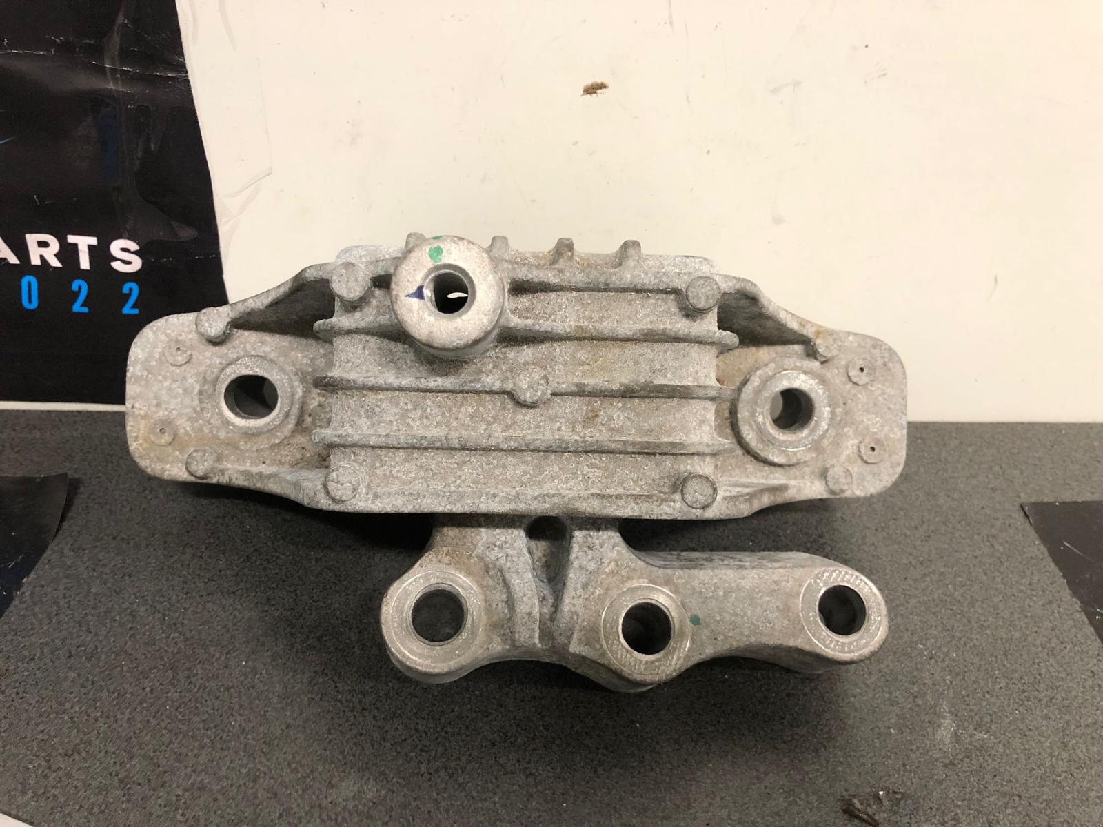 View Auto part Mount Mg Zs 2023