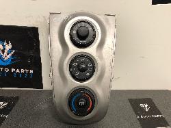 View Auto part Heater/Ac Controls Toyota Yaris 2010