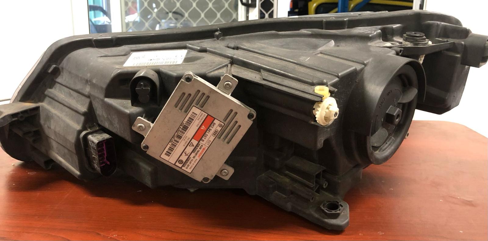 View Auto part Right Headlamp Skoda Superb 2016